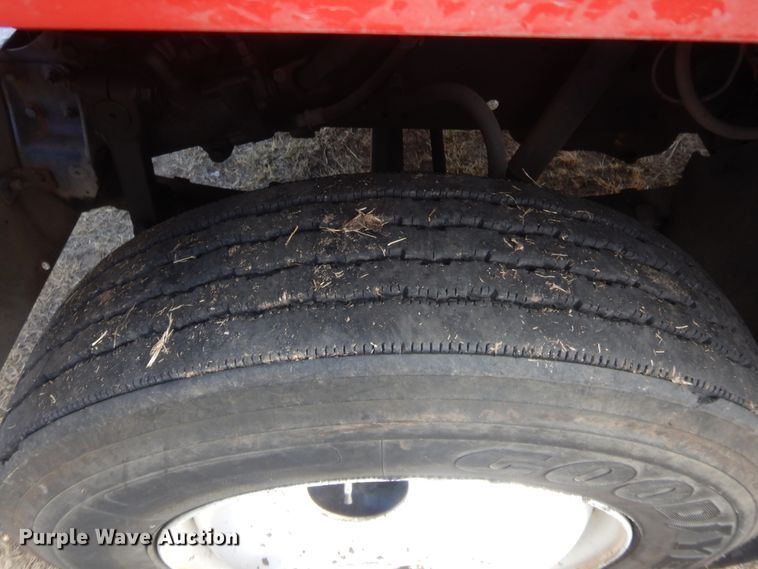 image for item HW9129 1986 International 2375  pumper fire truck