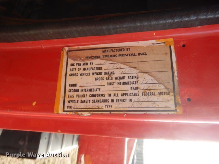 image for item HW9129 1986 International 2375  pumper fire truck