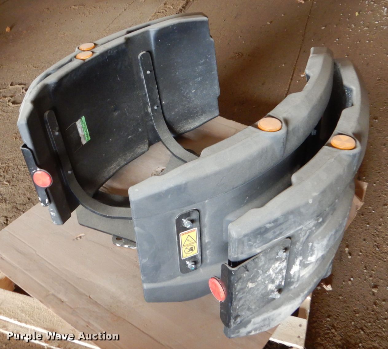 (4) poly motor grader fenders in Hampton, IA | Item HS9340 sold ...