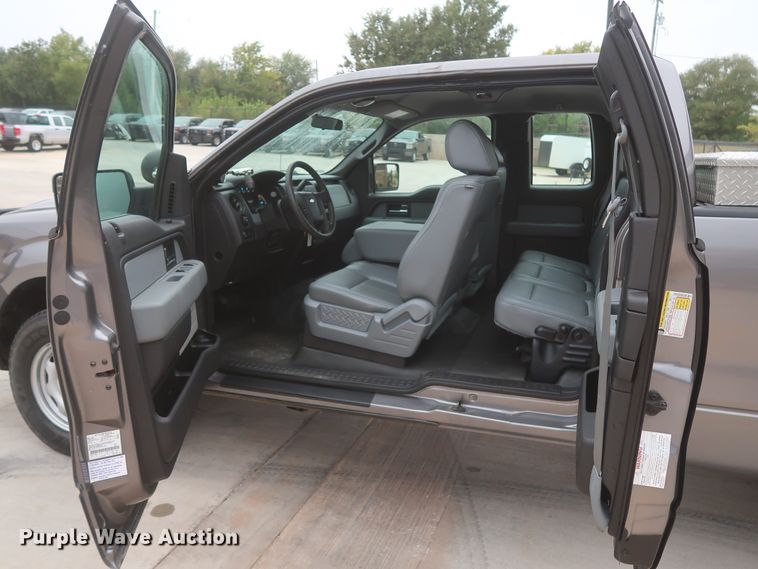 image for item HW9002 2014 Ford F150  SuperCab pickup truck