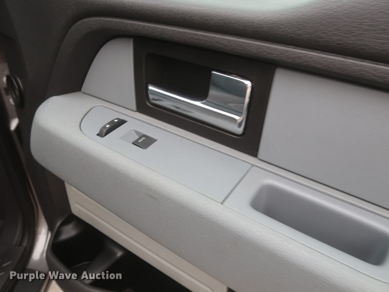 image for item HW9002 2014 Ford F150  SuperCab pickup truck