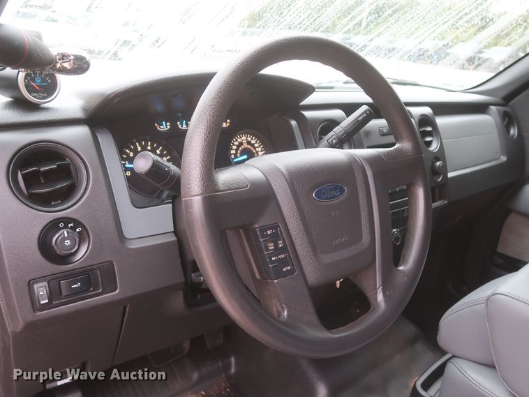 image for item HW9004 2014 Ford F150  SuperCab pickup truck