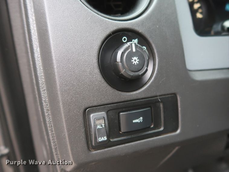 image for item HW9004 2014 Ford F150  SuperCab pickup truck