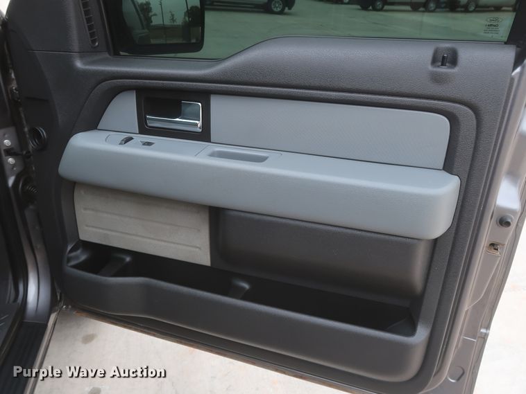 image for item HW9004 2014 Ford F150  SuperCab pickup truck