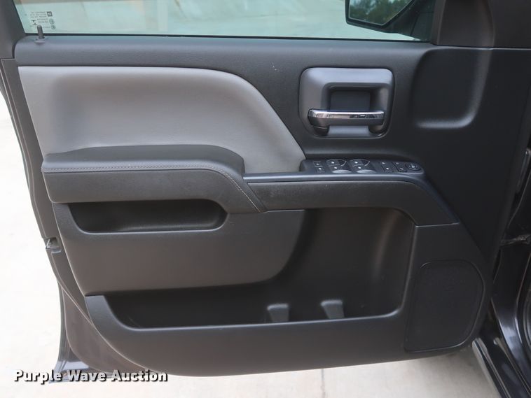 image for item HW9007 2015 Chevrolet Silverado 1500  Double Cab pickup truck