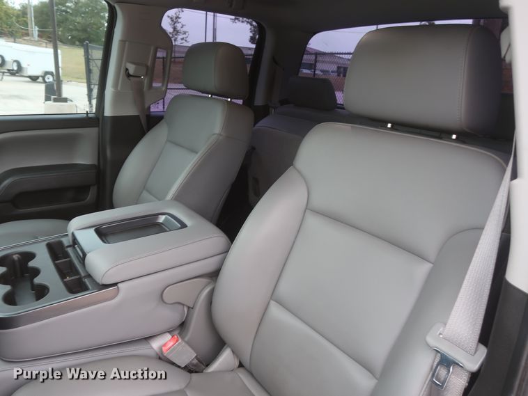 image for item HW9007 2015 Chevrolet Silverado 1500  Double Cab pickup truck