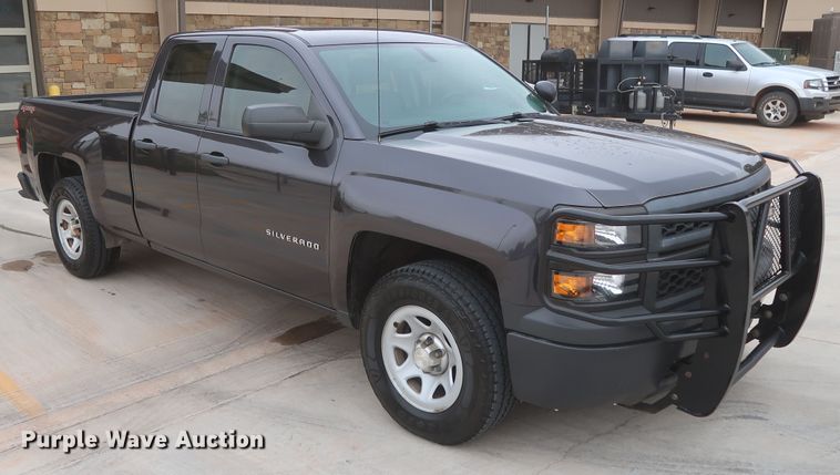 image for item HW9008 2015 Chevrolet Silverado 1500  Double Cab pickup truck