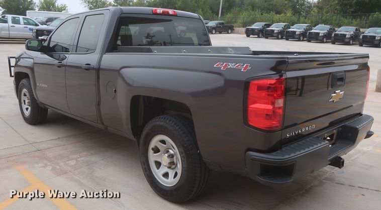 image for item HW9008 2015 Chevrolet Silverado 1500  Double Cab pickup truck