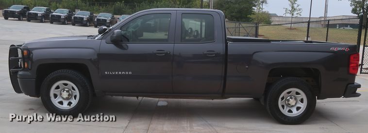 image for item HW9008 2015 Chevrolet Silverado 1500  Double Cab pickup truck