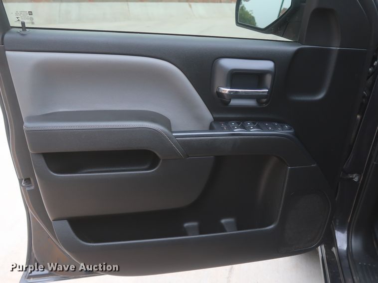 image for item HW9008 2015 Chevrolet Silverado 1500  Double Cab pickup truck