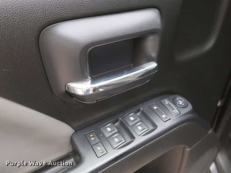 image for item HW9008 2015 Chevrolet Silverado 1500  Double Cab pickup truck