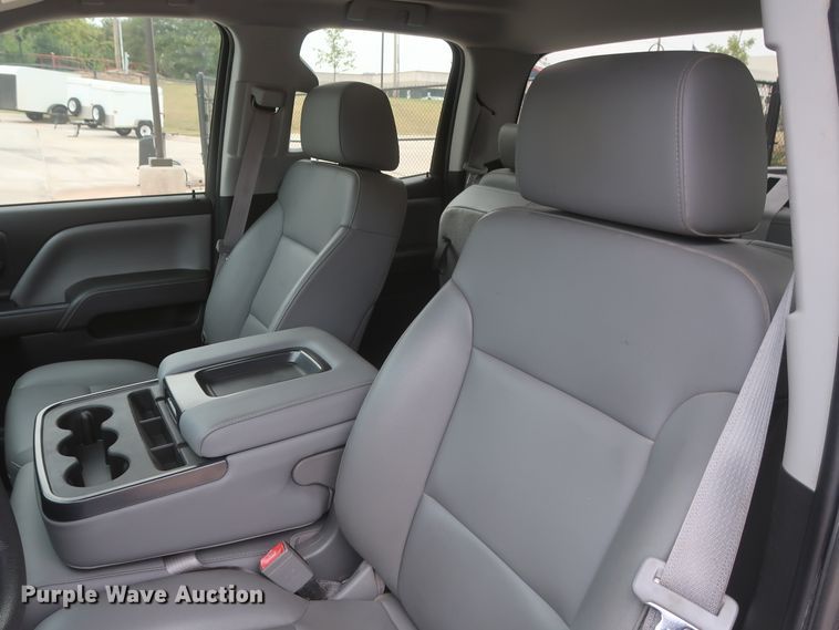 image for item HW9008 2015 Chevrolet Silverado 1500  Double Cab pickup truck