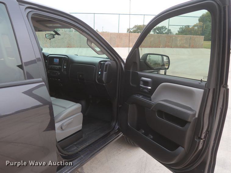 image for item HW9008 2015 Chevrolet Silverado 1500  Double Cab pickup truck