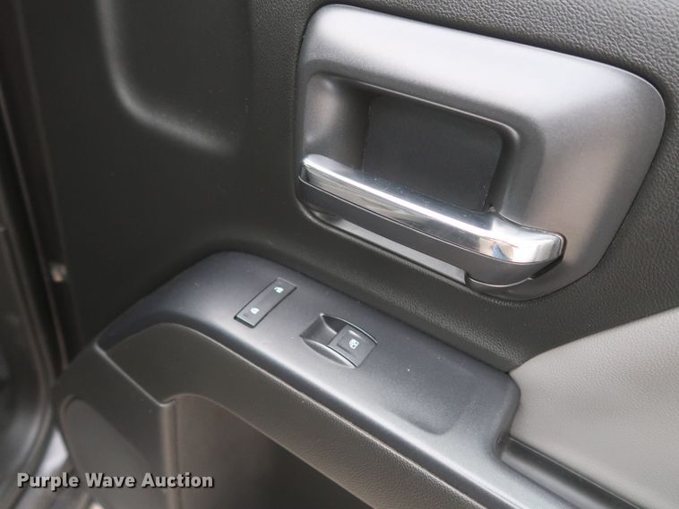 image for item HW9008 2015 Chevrolet Silverado 1500  Double Cab pickup truck