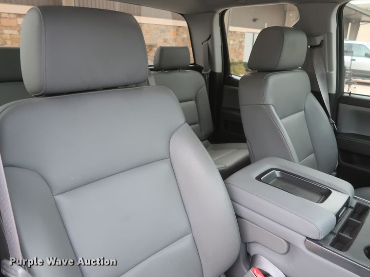 image for item HW9008 2015 Chevrolet Silverado 1500  Double Cab pickup truck