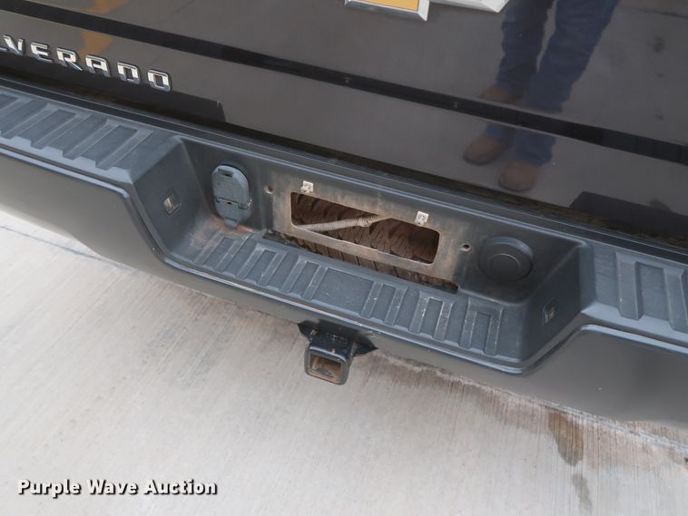 image for item HW9008 2015 Chevrolet Silverado 1500  Double Cab pickup truck