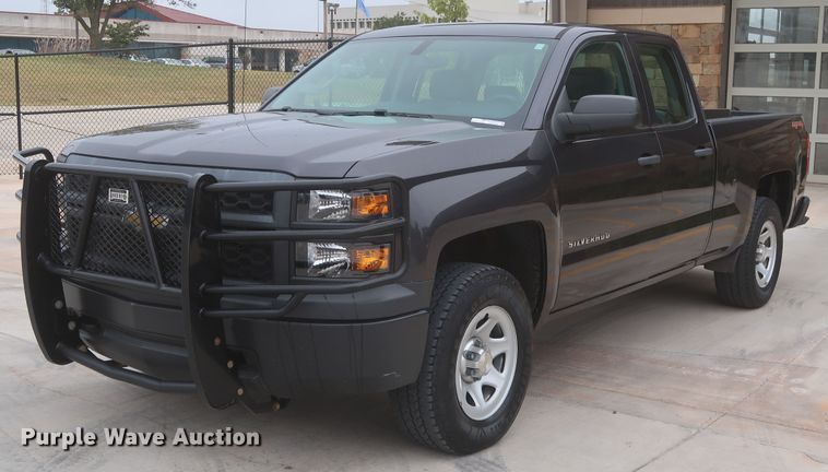 image for item HW9009 2015 Chevrolet Silverado 1500  Double Cab pickup truck