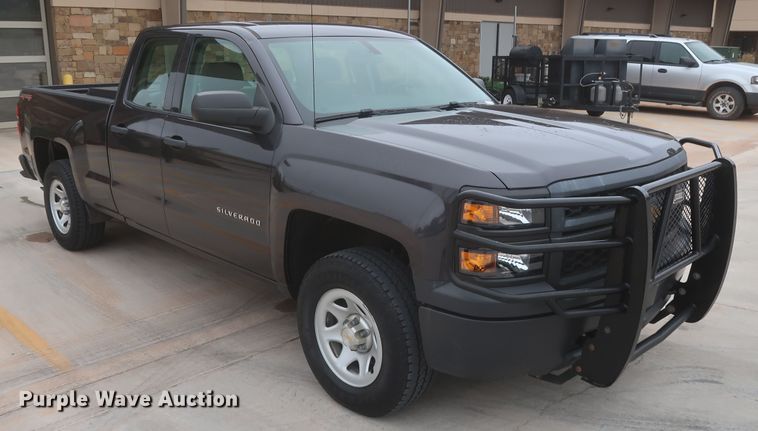 image for item HW9009 2015 Chevrolet Silverado 1500  Double Cab pickup truck