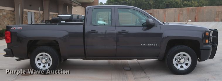 image for item HW9009 2015 Chevrolet Silverado 1500  Double Cab pickup truck
