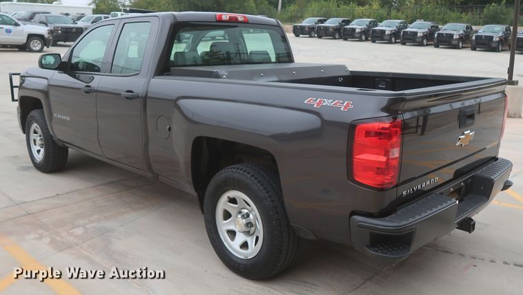 image for item HW9009 2015 Chevrolet Silverado 1500  Double Cab pickup truck