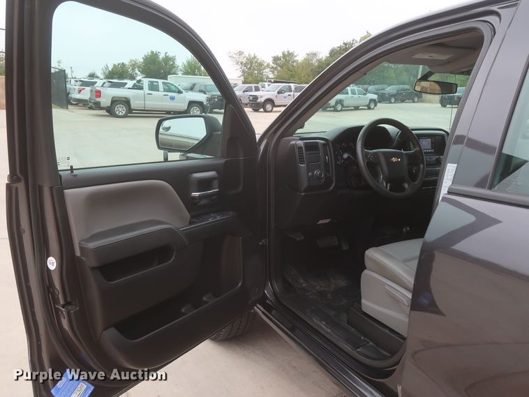 image for item HW9009 2015 Chevrolet Silverado 1500  Double Cab pickup truck