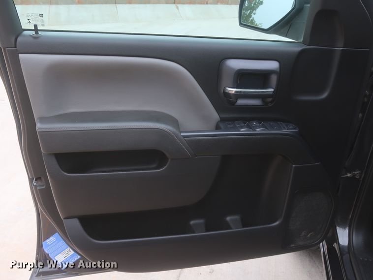 image for item HW9009 2015 Chevrolet Silverado 1500  Double Cab pickup truck