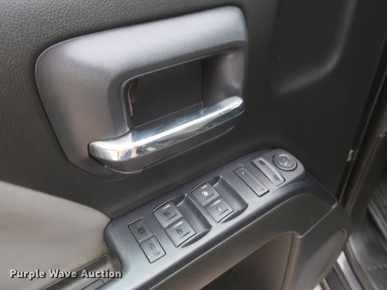 image for item HW9009 2015 Chevrolet Silverado 1500  Double Cab pickup truck