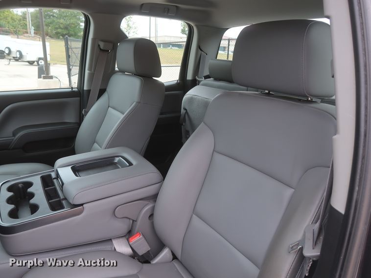 image for item HW9009 2015 Chevrolet Silverado 1500  Double Cab pickup truck