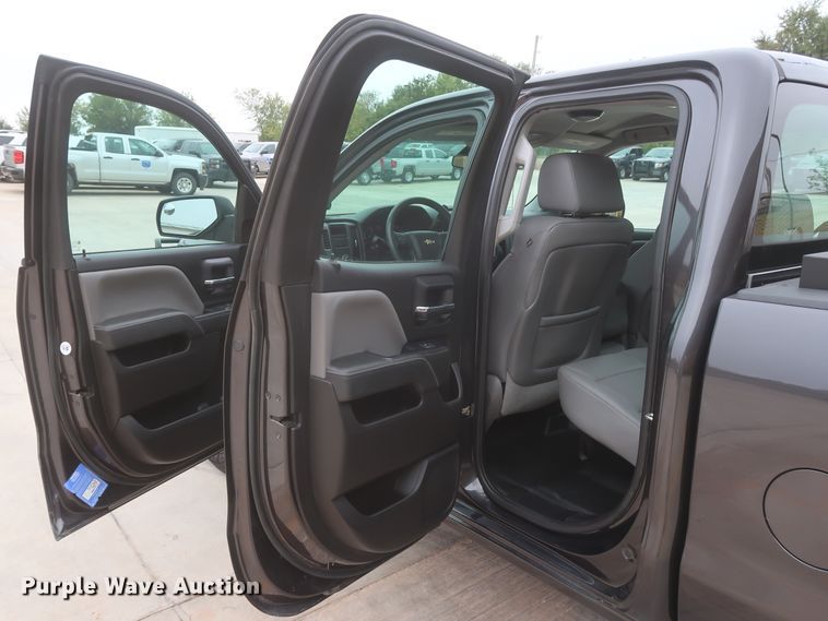 image for item HW9009 2015 Chevrolet Silverado 1500  Double Cab pickup truck