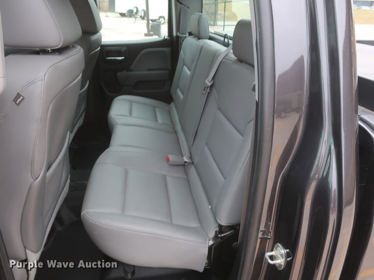 image for item HW9009 2015 Chevrolet Silverado 1500  Double Cab pickup truck