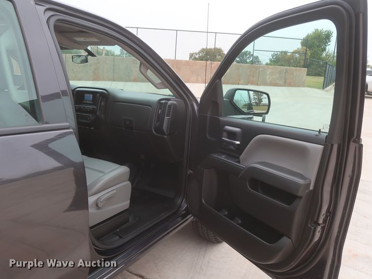 image for item HW9009 2015 Chevrolet Silverado 1500  Double Cab pickup truck