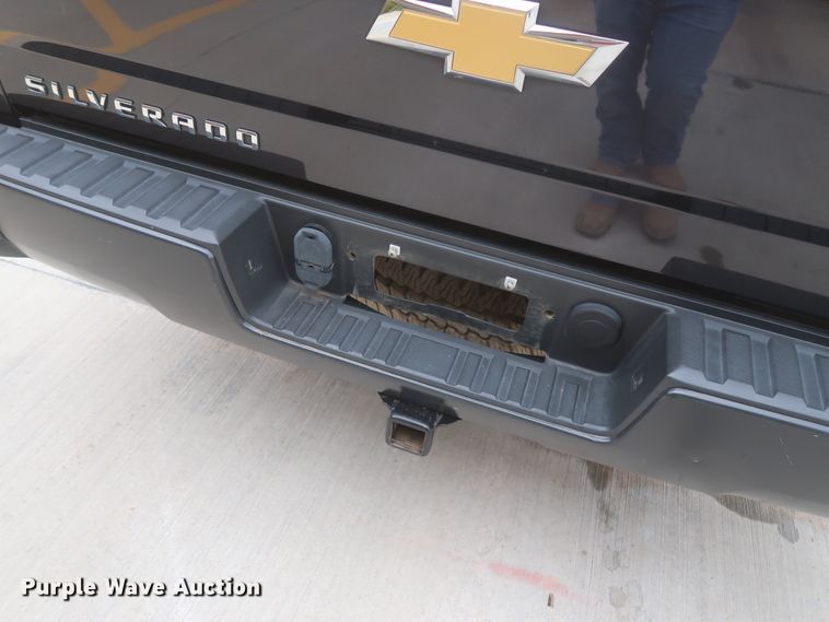 image for item HW9009 2015 Chevrolet Silverado 1500  Double Cab pickup truck