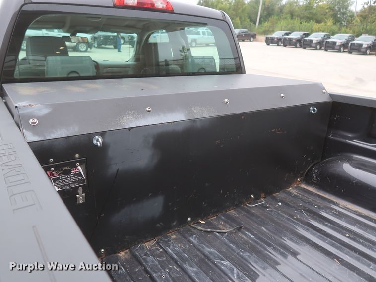 image for item HW9009 2015 Chevrolet Silverado 1500  Double Cab pickup truck