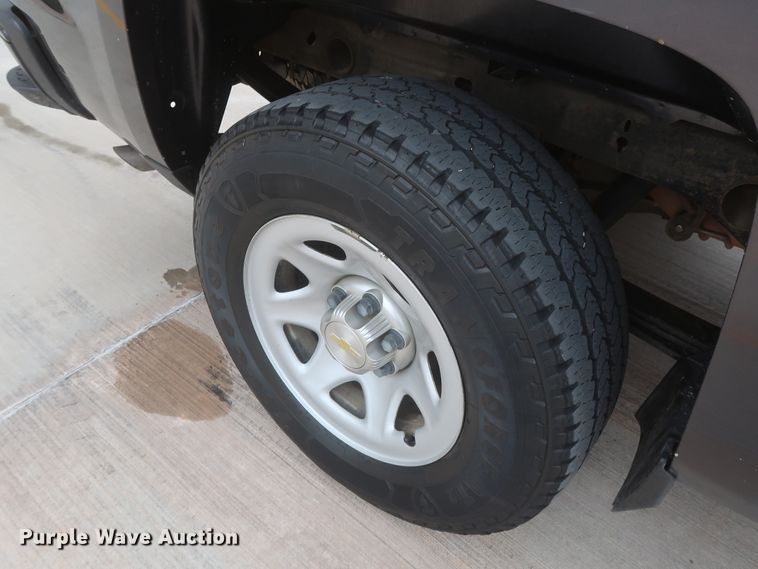 image for item HW9009 2015 Chevrolet Silverado 1500  Double Cab pickup truck