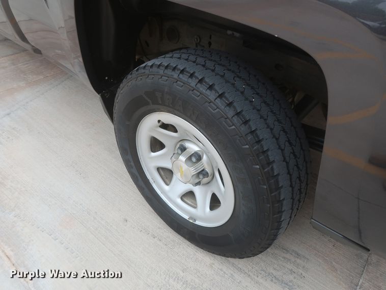 image for item HW9009 2015 Chevrolet Silverado 1500  Double Cab pickup truck