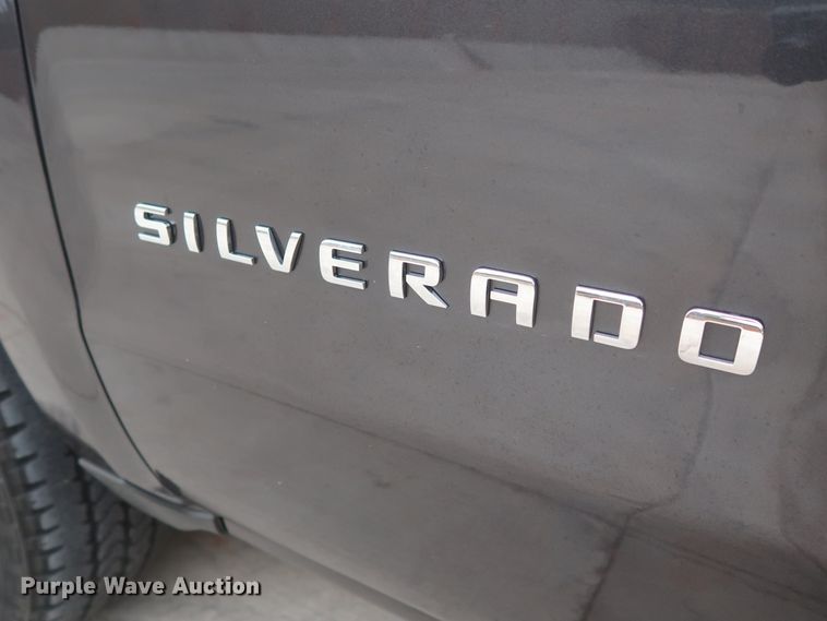 image for item HW9009 2015 Chevrolet Silverado 1500  Double Cab pickup truck