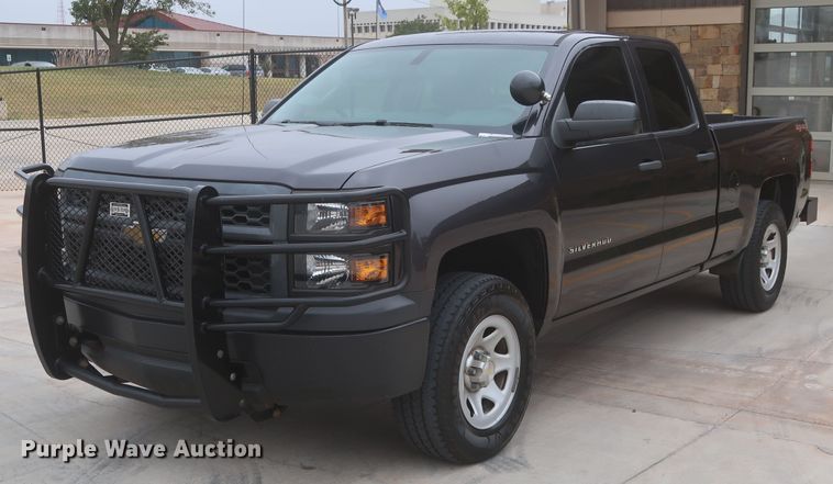 image for item HW9010 2015 Chevrolet Silverado 1500  Double Cab pickup truck