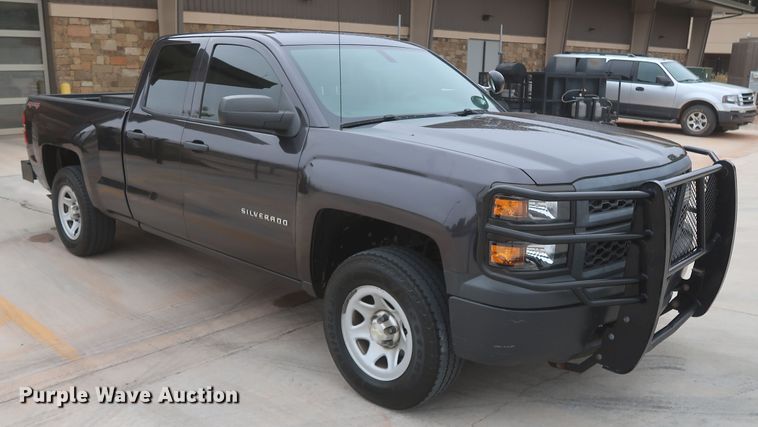 image for item HW9010 2015 Chevrolet Silverado 1500  Double Cab pickup truck