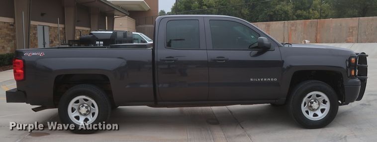 image for item HW9010 2015 Chevrolet Silverado 1500  Double Cab pickup truck