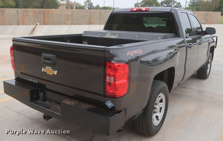 image for item HW9010 2015 Chevrolet Silverado 1500  Double Cab pickup truck