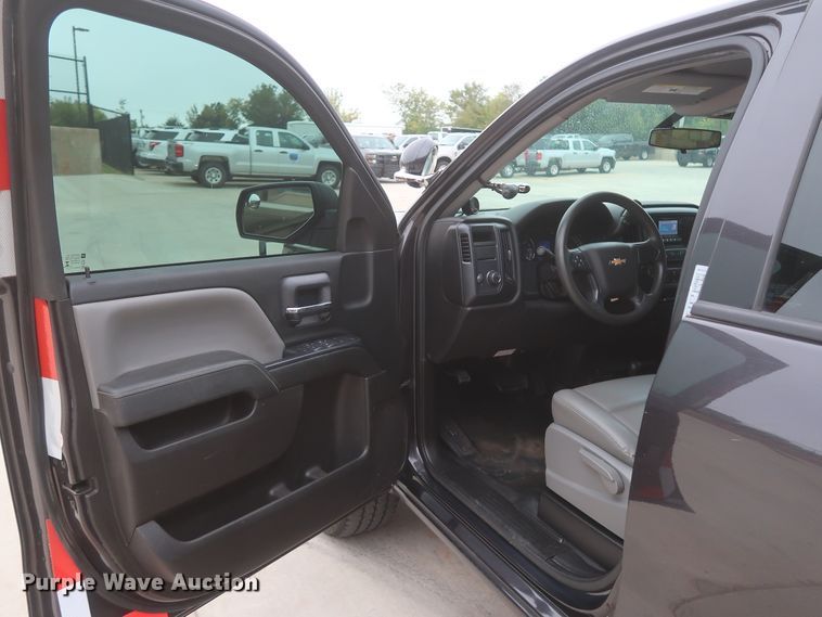 image for item HW9010 2015 Chevrolet Silverado 1500  Double Cab pickup truck