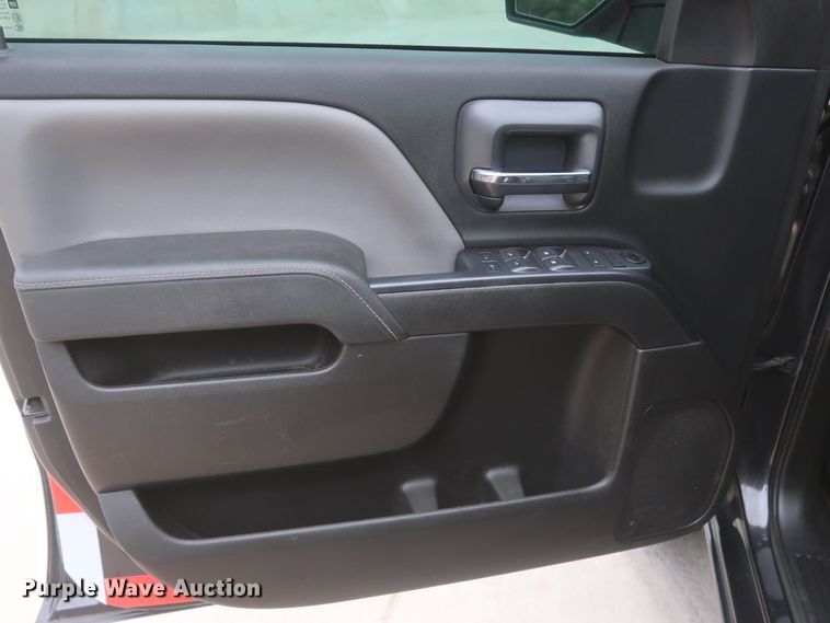 image for item HW9010 2015 Chevrolet Silverado 1500  Double Cab pickup truck