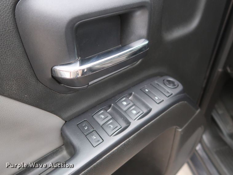 image for item HW9010 2015 Chevrolet Silverado 1500  Double Cab pickup truck