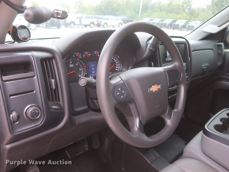 image for item HW9010 2015 Chevrolet Silverado 1500  Double Cab pickup truck