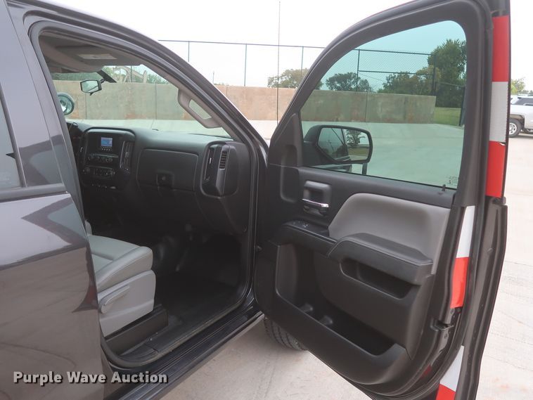 image for item HW9010 2015 Chevrolet Silverado 1500  Double Cab pickup truck