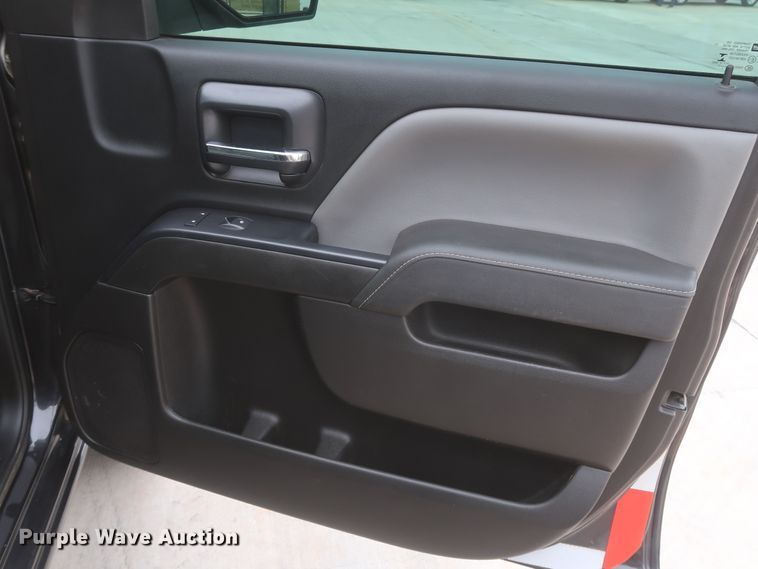 image for item HW9010 2015 Chevrolet Silverado 1500  Double Cab pickup truck