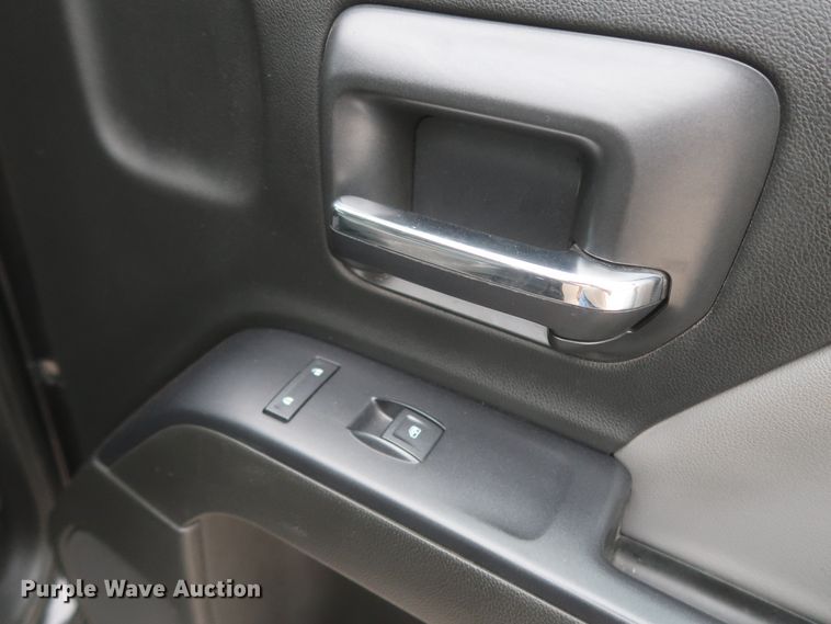 image for item HW9010 2015 Chevrolet Silverado 1500  Double Cab pickup truck