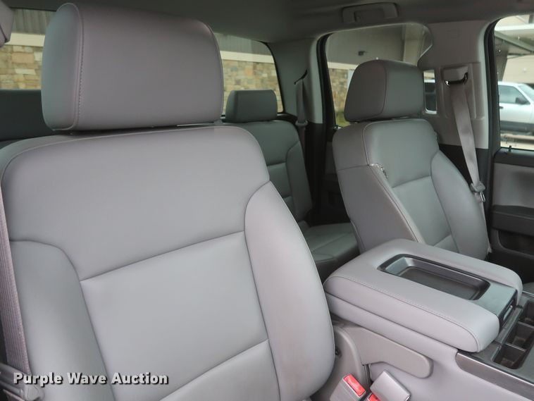 image for item HW9010 2015 Chevrolet Silverado 1500  Double Cab pickup truck