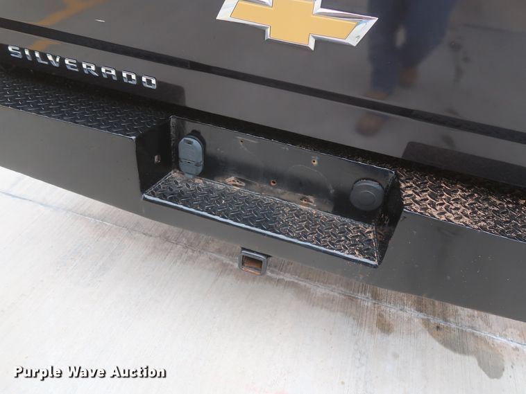 image for item HW9010 2015 Chevrolet Silverado 1500  Double Cab pickup truck