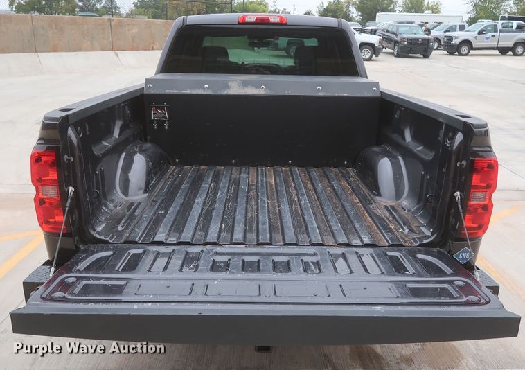 image for item HW9010 2015 Chevrolet Silverado 1500  Double Cab pickup truck